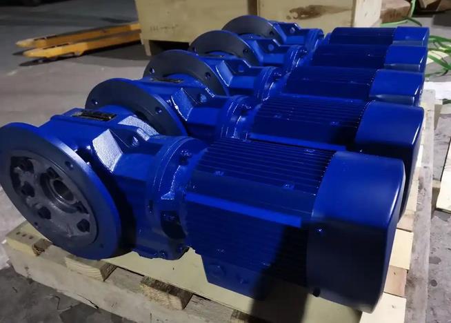 Introduce the techniques for judging the quality of SAF77-35.94-4KW worm gear reducer in practical applications Introduce the techniques for judging the quality of SAF77-35.94-4KW worm gear reducer in practical applications