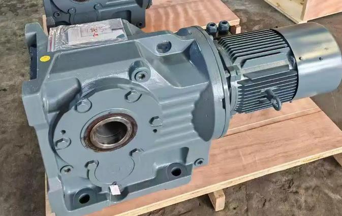 How to improve the performance and quality of domestic KA77-45.16-1.5KW hard tooth gear reducer How to improve the performance and quality of domestic KA77-45.16-1.5KW hard tooth gear reducer