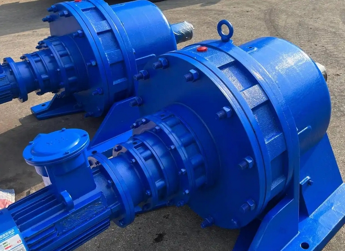 What is the maintenance cycle for the GRF139-17.05 reducer?