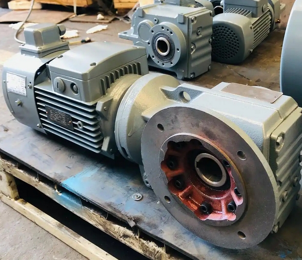 Common faults of the KAF77-35.20-B-4KW reducer during operation Common faults of the KAF77-35.20-B-4KW reducer during operation