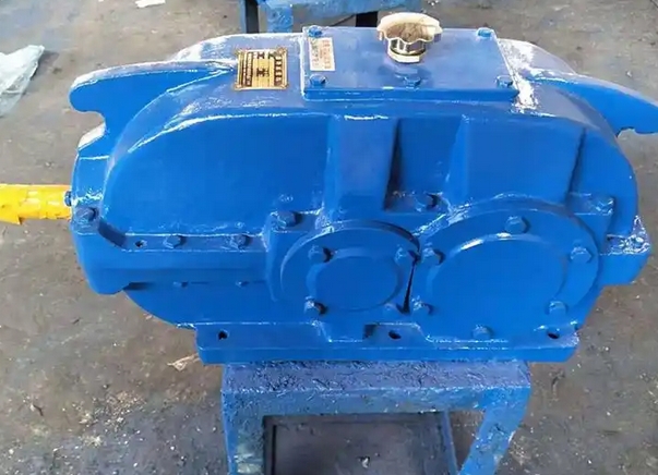What are the differences in metallographic structure between DBY450-8-I reducer after carburizing quenching and nitriding treatment