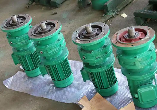 What should be noted when replacing the output shaft of BLY12-43-0.37KW cycloidal pinwheel reducer