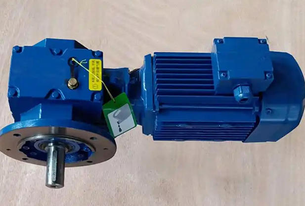 What are the consequences of gear damage in SF77-25.93-4KW hard tooth reducer