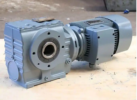 What are the potential risks of TKA78-4P-25-2.2KW reducer operating in high temperature environment
