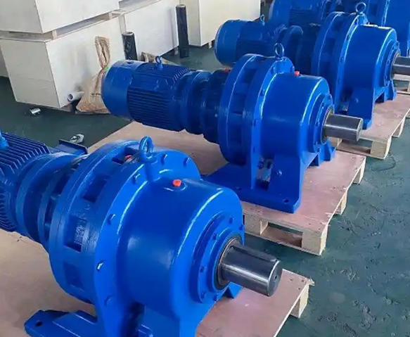 Which material of output shaft can improve the efficiency of BWE31-1003-0.75KW cycloidal reducer