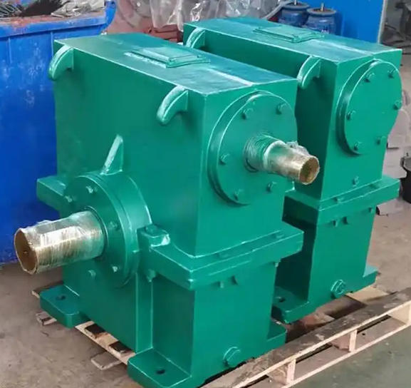 What factors affect the transmission efficiency of WS300-23.5-II worm gear reducer