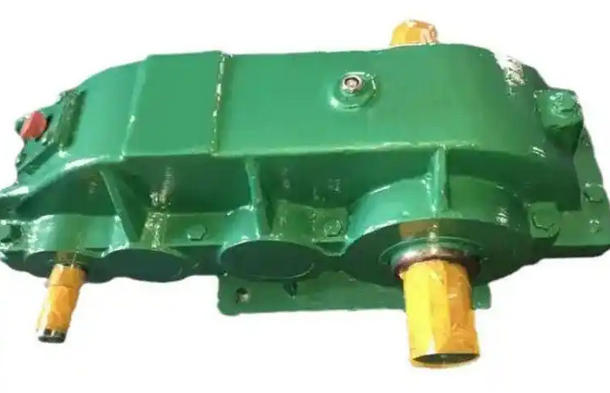What safety hazards can be caused by abnormal oil level in ZSC400-22.4-1 gear reducer