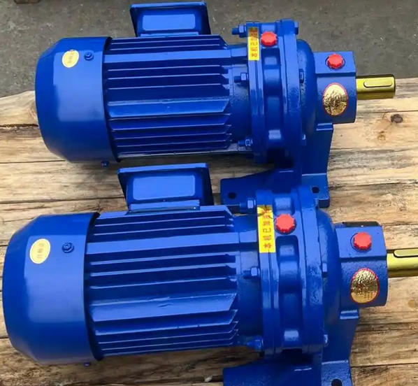 What are the hazards of wear on the output shaft of BWD12-23-3KW cycloidal pinwheel reducer