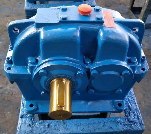 What is the vibration frequency of ZDY100-5.6-1 gear reducer