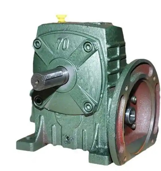 What impact does the self-locking ability of WPDA250-40-15KW worm gear have on the operation of material conveying equipment?