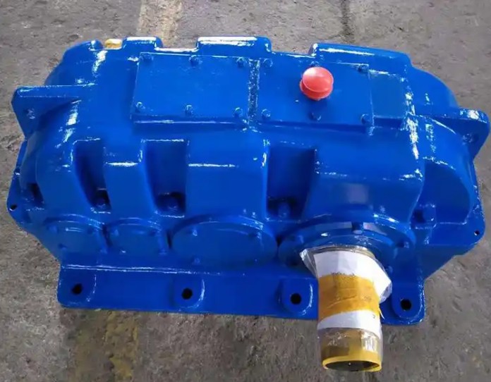 Abnormal connection status between motor and ZSY630-22.4-2 gear reducer.