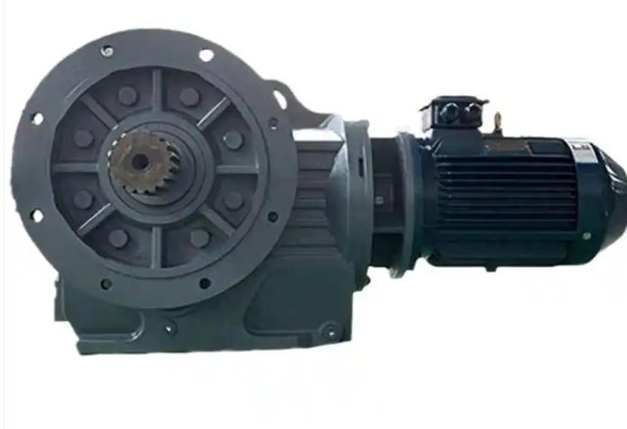 What are the specific effects of excessive oil level in the KF87RF57-474-0.75KW reducer splash lubrication system on the equipment?