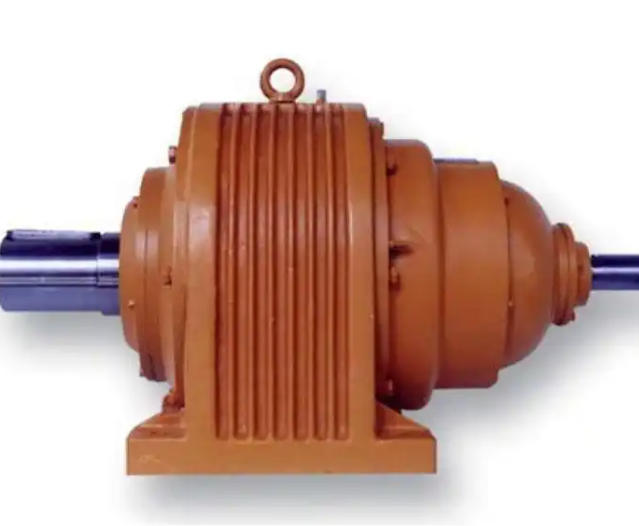 What impact does the choice of welding current and voltage have on the performance of the NGW73-45-37KW planetary reducer base made of cast iron?