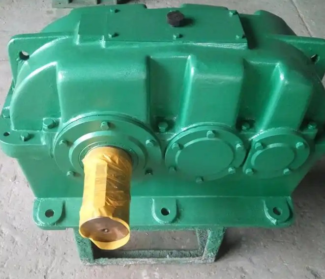 What problems will the center distance deviation of ZLY200-9-1 reducer gear cause?