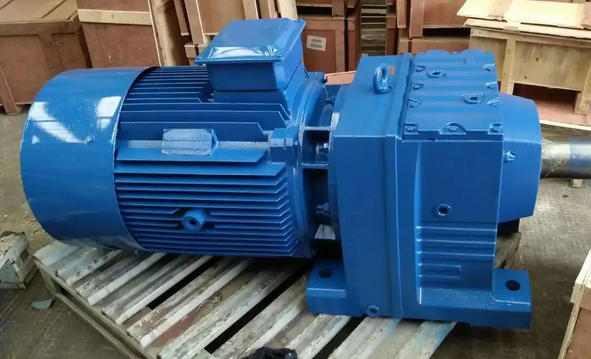 Which components of the R97-9.14-45KW reducer can be damaged due to abnormal pressure