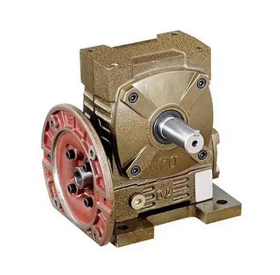 Which is more energy-efficient between WPWDA series and WPWD series worm gear reducers