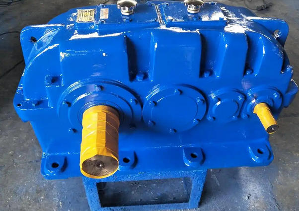 How to solve the oil leakage at the joint surface of ZSY series gear reducer