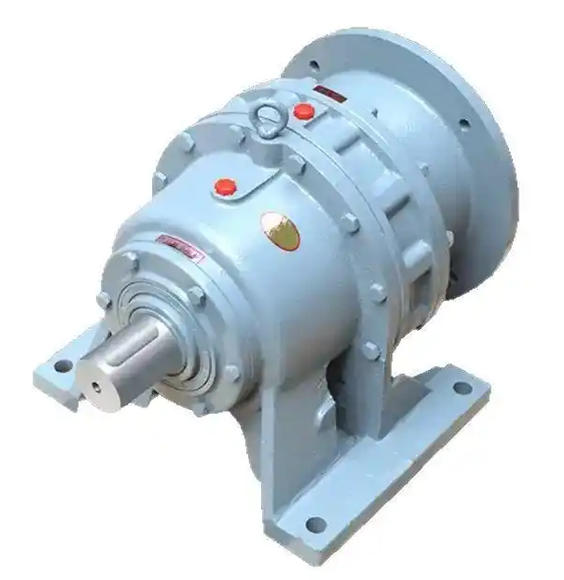 What is the purpose of installing a connector on the gearbox of a pelletizing machine?