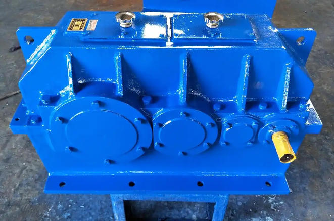 What are the requirements for ZSY gear reducers in humid environments