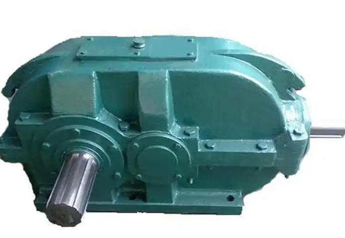 Besides lubrication methods, what other factors can affect the performance of DBY series reducers